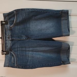 Size 18 Gloria Vanderbilt "Bermuda" jean shorts